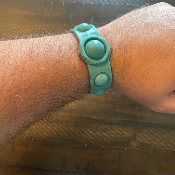 Rainbow Fidget Pop‎ It Bracelet - Picture 3 of 3